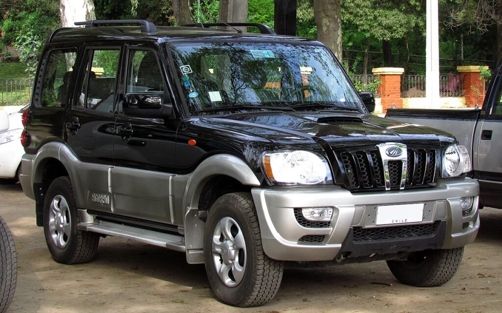 1200px-Mahindra_Scorpio_GLX_2.6_m-Hawk_2011_(36756517492)